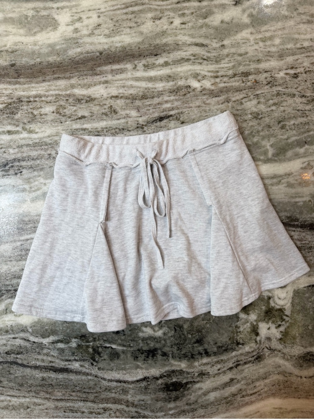ILLA ILLA Light Gray Sweat Skirt with Drawstring
Size Small